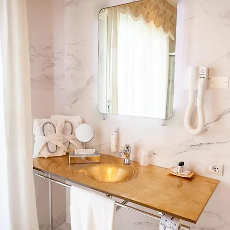 Conchiglia 4* Cervia