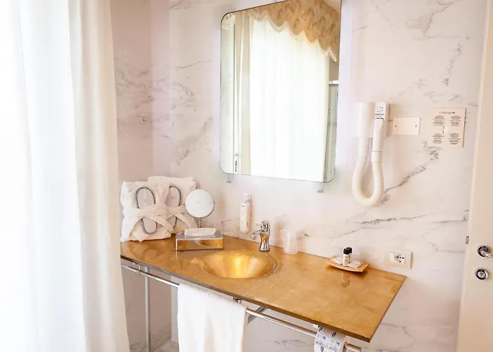 Conchiglia 4* Cervia